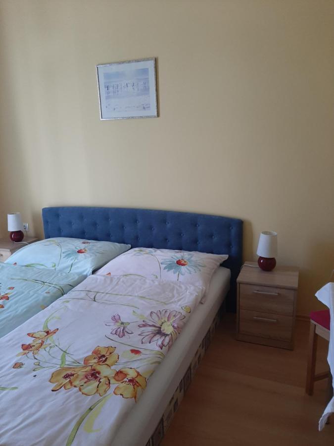 Kondics Apartmanhaz Шарвар Екстер'єр фото
