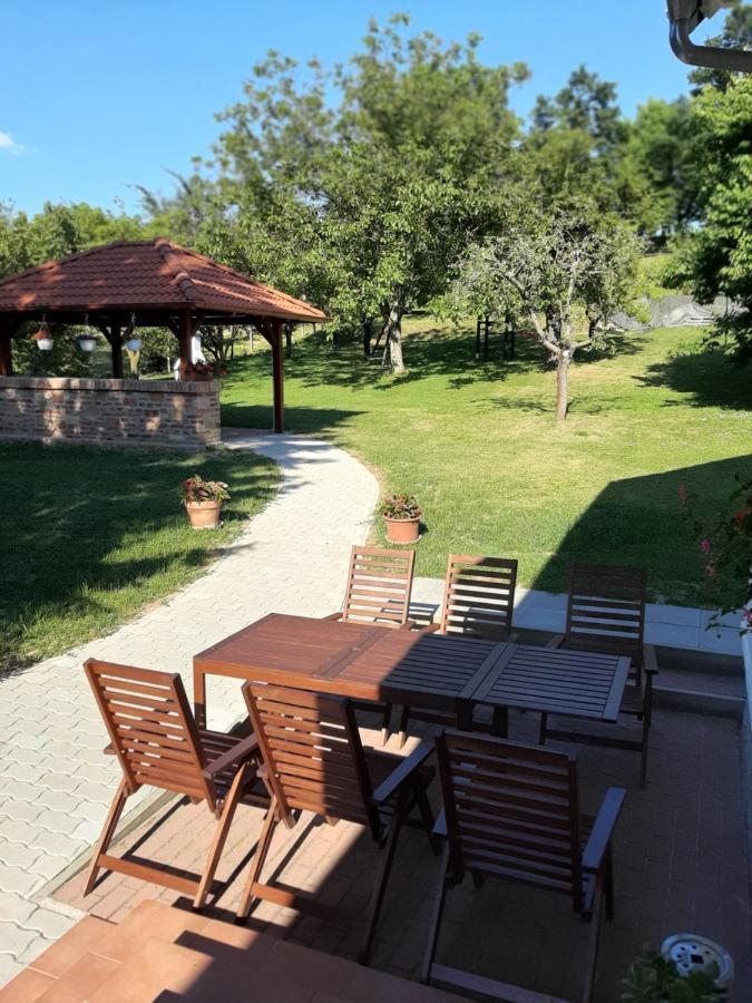 Kondics Apartmanhaz Шарвар Екстер'єр фото