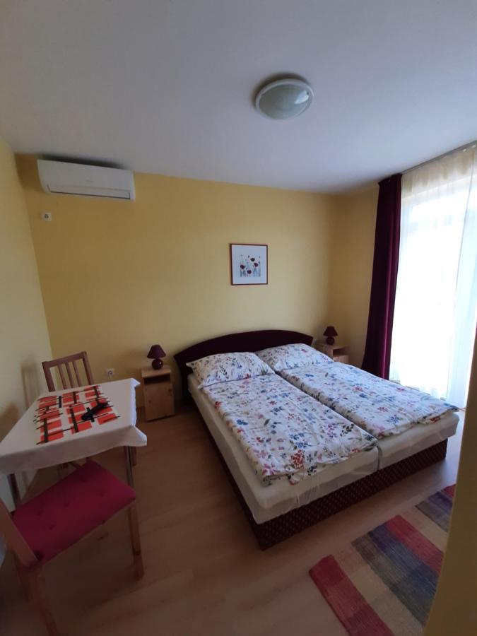 Kondics Apartmanhaz Шарвар Екстер'єр фото