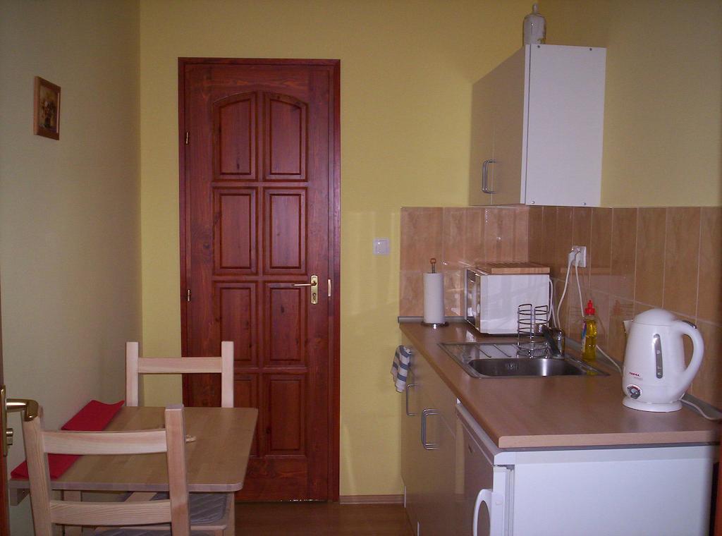 Kondics Apartmanhaz Шарвар Екстер'єр фото