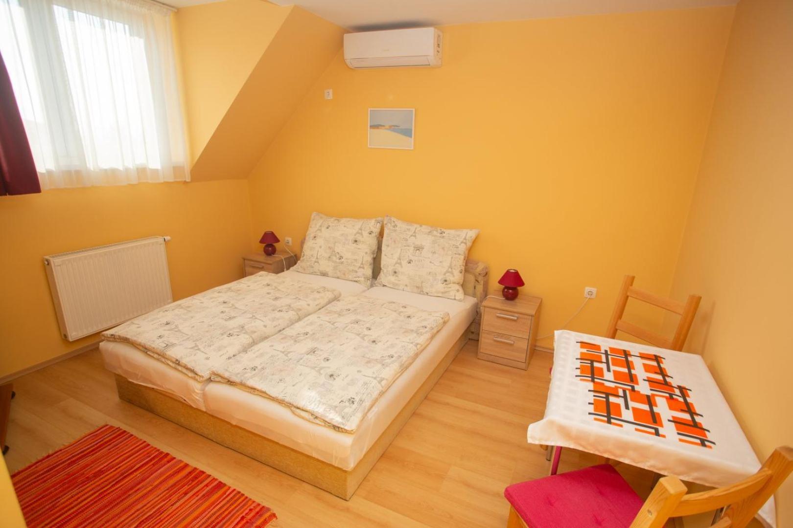 Kondics Apartmanhaz Шарвар Екстер'єр фото