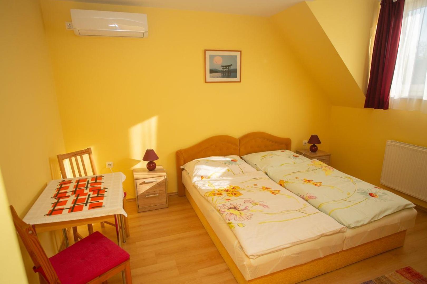 Kondics Apartmanhaz Шарвар Екстер'єр фото