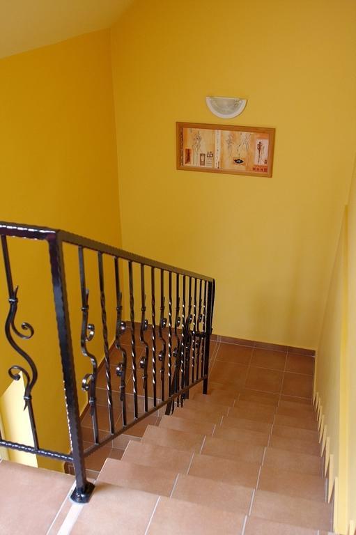 Kondics Apartmanhaz Шарвар Екстер'єр фото